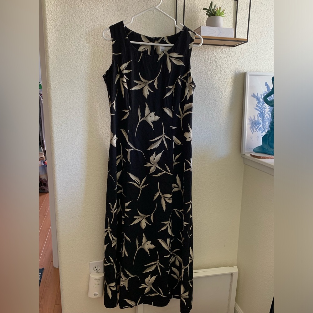 Dressbarn Cream and Black Sheath Maxi Dress Sleeveless Scoop Neck